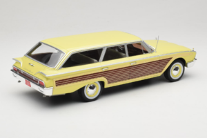 Ford Country Squire Yellow MCG 1:18 MCG18048 Diecast — photo 2 of 6