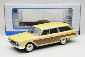 Ford Country Squire Yellow MCG 1:18 MCG18048 Diecast — photo 6 of 6