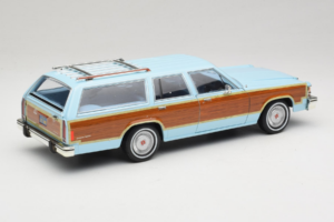 Ford LTD Country Squire Charlie's Angels Movie GreenLight 1:18 19066 Diecast — photo 3 of 8