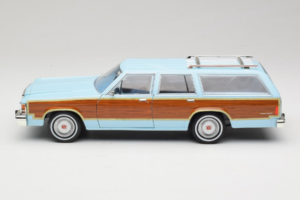 Ford LTD Country Squire Charlie's Angels Movie GreenLight 1:18 19066 Diecast — photo 4 of 8