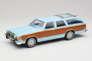 Ford LTD Country Squire Charlie's Angels Movie GreenLight 1:18 19066 Diecast