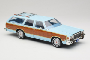 Ford LTD Country Squire Charlie's Angels Movie GreenLight 1:18 19066 Diecast — photo 6 of 8