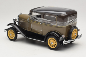 Ford Model A Tudor Chicle Drab Motor City 1:18 41003 Diecast — photo 5 of 6