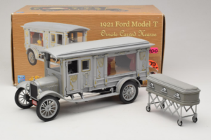 Ford Model T Ornate Carved Hearse Precision Miniatures 1:18 PMSC-07G Diecast — photo 8 of 8