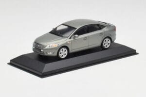Ford Mondeo Mk3 Sedan Grey Metallic Minichamps 1:43 IND403086003 Diecast — photo 2 of 4