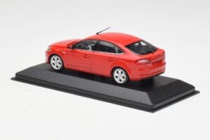 Ford Mondeo Mk4 Colorado Red Minichamps 1:43 MONDEO001 Diecast — photo 3 of 4