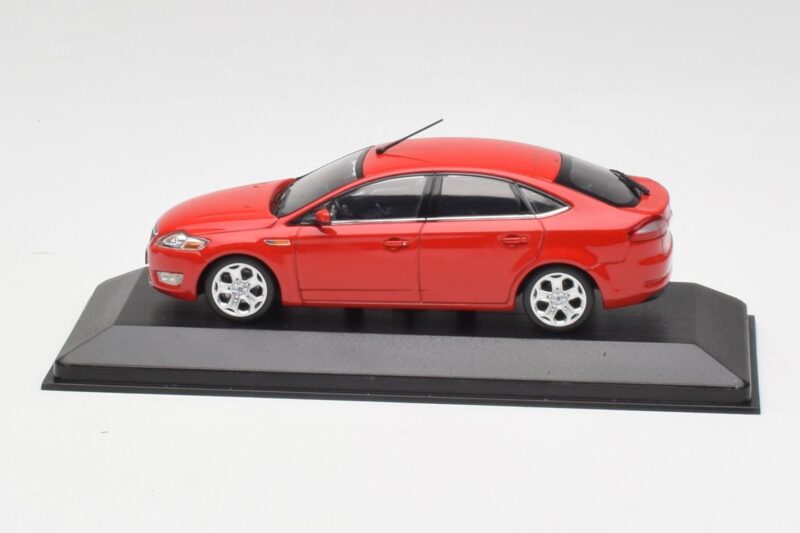 Ford Mondeo Mk4 Colorado Red Minichamps 1:43 MONDEO001 Diecast
