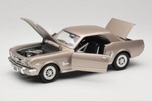Ford Mustang 1964 1/2 Silver Mira 1:18 6127 Diecast — photo 2 of 8
