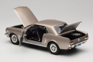 Ford Mustang 1964 1/2 Silver Mira 1:18 6127 Diecast — photo 5 of 8