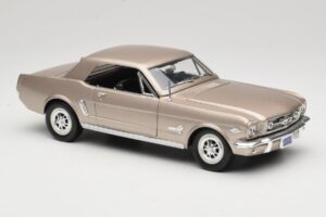 Ford Mustang 1964 1/2 Silver Mira 1:18 6127 Diecast — photo 6 of 8