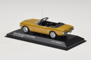 Ford Mustang Convertible Gold Minichamps 1:43 400082432 Diecast — photo 3 of 4