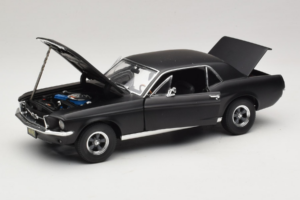 Ford Mustang Creed Movie GreenLight 1:18 13611 Diecast — photo 2 of 8