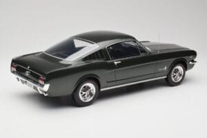 Ford Mustang Fastback Ivy Green Otto 1:12 G079 Resin — photo 2 of 6