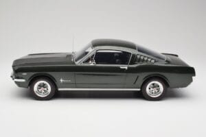 Ford Mustang Fastback Ivy Green Otto 1:12 G079 Resin — photo 3 of 6