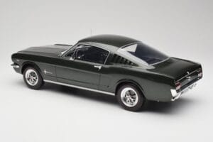 Ford Mustang Fastback Ivy Green Otto 1:12 G079 Resin — photo 5 of 6