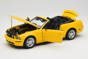 Ford Mustang GT S197 Convertible Screaming Yellow AUTOart 1:18 73062 Diecast — photo 2 of 8