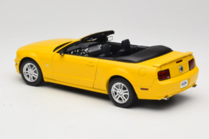 Ford Mustang GT S197 Convertible Screaming Yellow AUTOart 1:18 73062 Diecast — photo 7 of 8