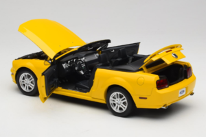 Ford Mustang GT S197 Convertible Screaming Yellow AUTOart 1:18 73062 Diecast — photo 5 of 8