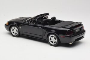 Ford Mustang GT SN95 Convertible Black Maisto 1:18 50328 Diecast — photo 7 of 8