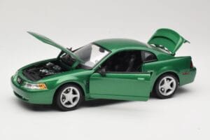 Ford Mustang GT SN95 Green Maisto 1:18 50326 Diecast — photo 2 of 8