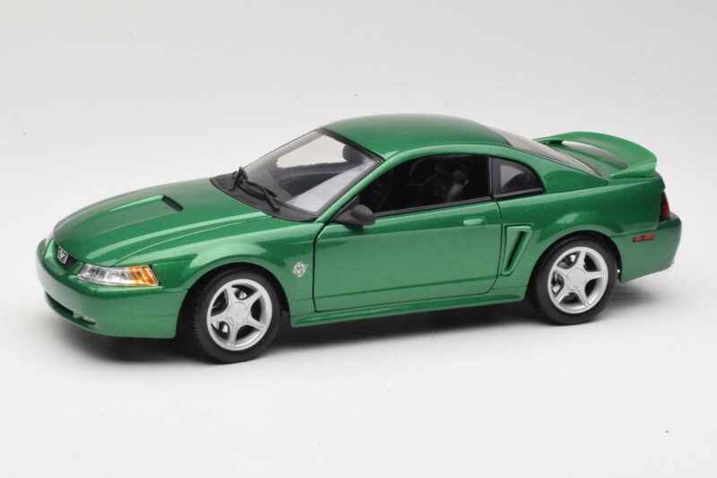 Ford Mustang GT SN95 Green Maisto 1:18 50326 Diecast
