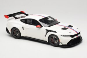 Ford Mustang GTD S650 Spirit of America Performance White GT Spirit 1:18 GT956 Resin — photo 4 of 6