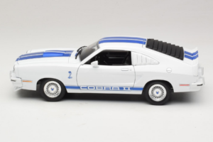 Ford Mustang II Cobra II Charlie's Angels Movie Greenlight 1:18 12880 Diecast — photo 4 of 8