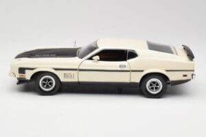 Ford Mustang Mach 1 White Sun Star 1:18 3602 Diecast — photo 4 of 8