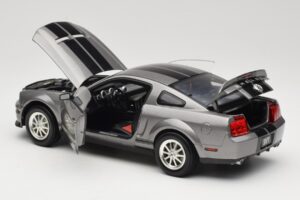 Ford Mustang S197 Shelby GT500 40th Anniversary Grey Shelby Collectibles 1:18 DC075005 Diecast — photo 5 of 8