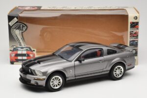 Ford Mustang S197 Shelby GT500 40th Anniversary Grey Shelby Collectibles 1:18 DC075005 Diecast — photo 8 of 8