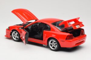 Ford Mustang SVT Cobra R SN95 Red Maisto 1:18 531872 Diecast — photo 5 of 8