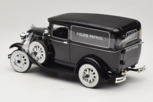 Ford Panel Car Police Patrol Signature Models 1:18 18143 Diecast — photo 5 of 6