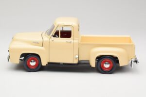 Ford Pickup Colonial White Road Legends 1:18 92148 Diecast — photo 4 of 8