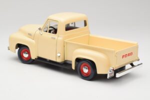 Ford Pickup Colonial White Road Legends 1:18 92148 Diecast — photo 7 of 8