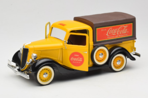 Ford Pick Up Michelin Solido 1:18 8024 Diecast — photo 2 of 8