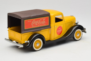 Ford Pick Up Michelin Solido 1:18 8024 Diecast — photo 3 of 8