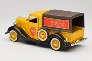 Ford Pick Up Michelin Solido 1:18 8024 Diecast — photo 7 of 8