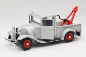 Ford Pick-Up Wrecker Grey Road Signature 1:18 92257 Diecast — photo 2 of 8