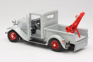 Ford Pick-Up Wrecker Grey Road Signature 1:18 92257 Diecast — photo 5 of 8