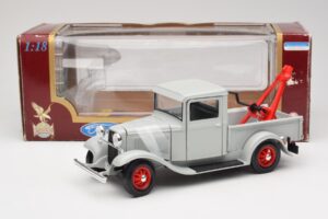 Ford Pick-Up Wrecker Grey Road Signature 1:18 92257 Diecast — photo 8 of 8