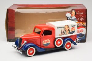 Ford Pickup Truck Pepsi-Cola Solido 1:18 99053 Diecast — photo 8 of 8