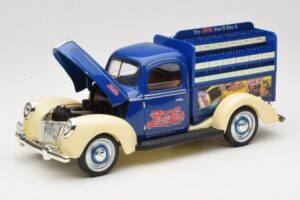 Ford Pepsi-Cola Replica Golden Wheel 1:18 PF351 Diecast — photo 2 of 8