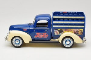 Ford Pepsi-Cola Replica Golden Wheel 1:18 PF351 Diecast — photo 4 of 8