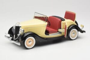 Ford Roadster Dearborn Yellow Solido 1:18 8008 Diecast — photo 2 of 8