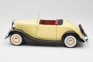 Ford Roadster Dearborn Yellow Solido 1:18 8008 Diecast — photo 4 of 8