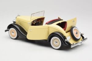 Ford Roadster Dearborn Yellow Solido 1:18 8008 Diecast — photo 5 of 8