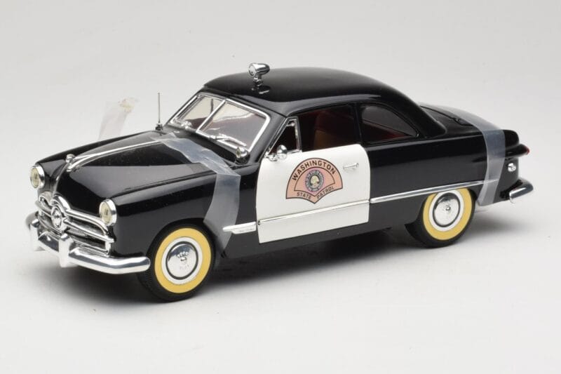 Ford Sedan Washington State Police Solido 1:18 8158 Diecast