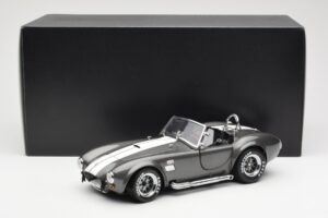 Ford Shelby Cobra 427 S/C Grey Metallic With White Stripes Kyosho 1:18 08045GRW Diecast — photo 8 of 8