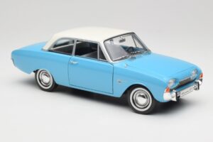 Ford Taunus 12M P1 Taunus Blue Revell 1:18 08880 Diecast — photo 6 of 8