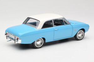 Ford Taunus 17M P2 Blue Revell 1:18 08817 Diecast — photo 3 of 8